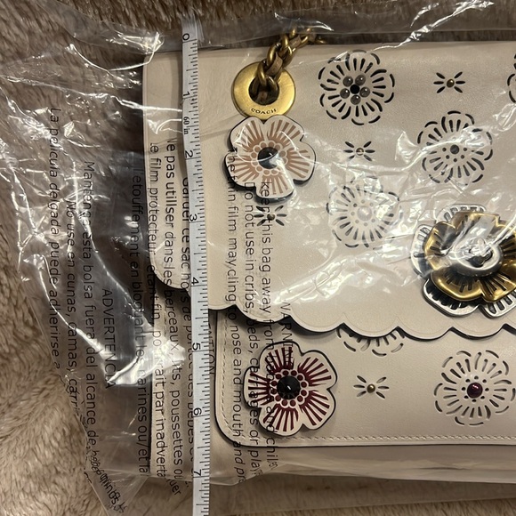 🎉HP🎉 COACH Parker Small Shoulder Bag - Picture 17 of 17